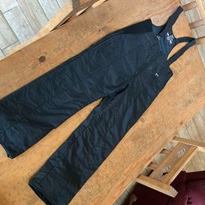 White Stag men’s 36 ski pants, front zipper & adjustable straps. Excellent cond.